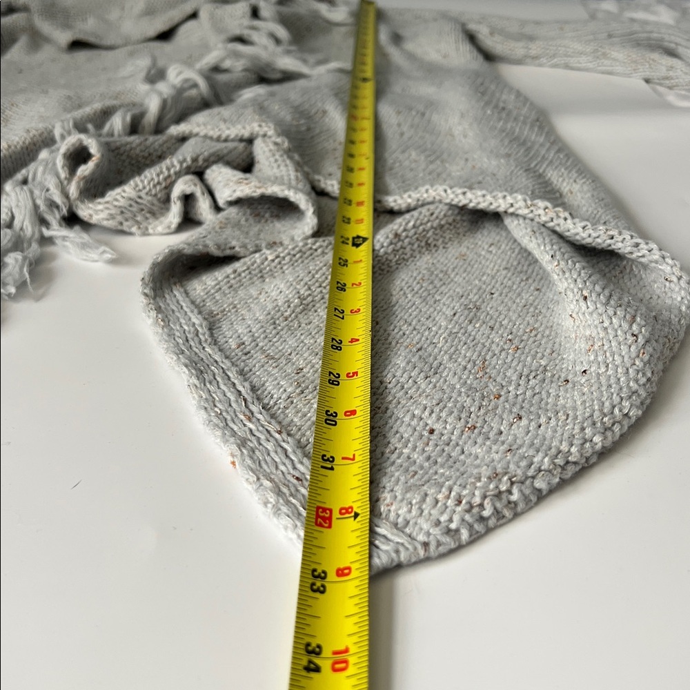 Elegant Gray Women's Poncho with Fringe est sz: Small - Picture 4 of 6